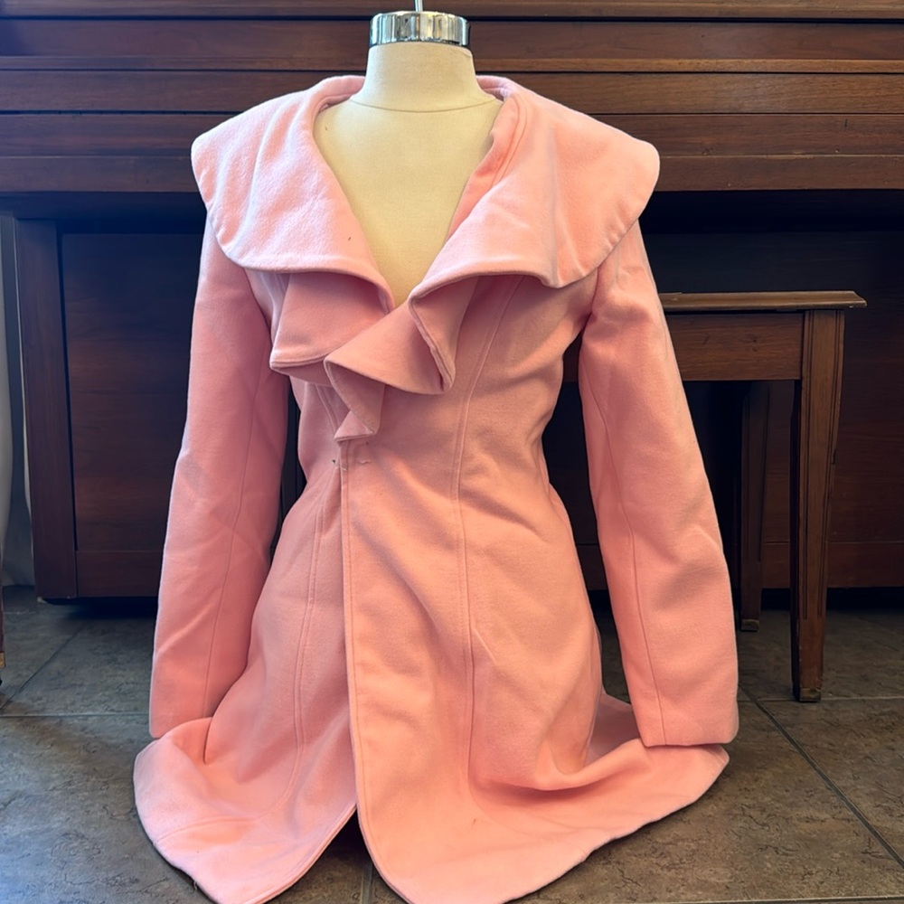 Dress V. Pink color.